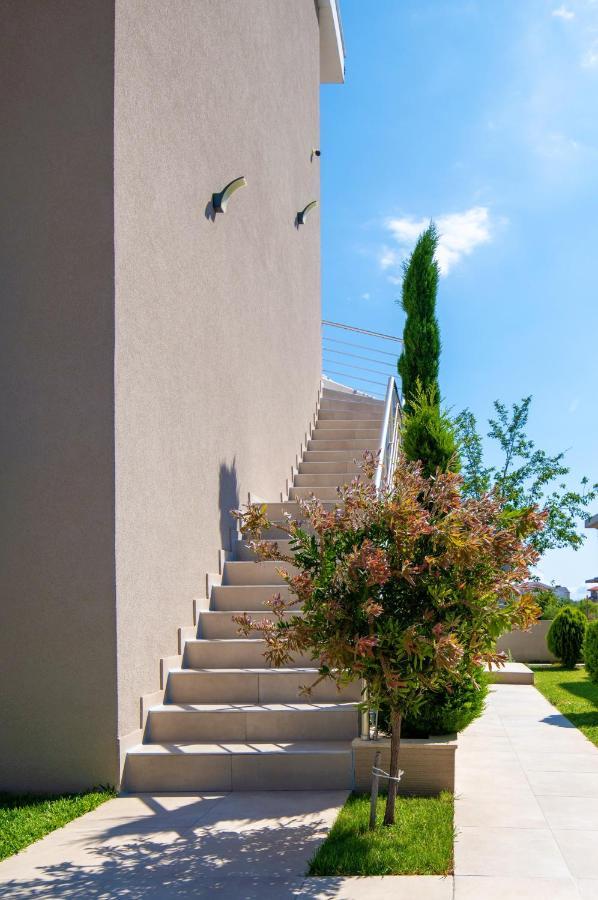 Sithonia Suites Luxury 2 Beds Studio, Semi-Ground Floor Nikiti  Exterior photo