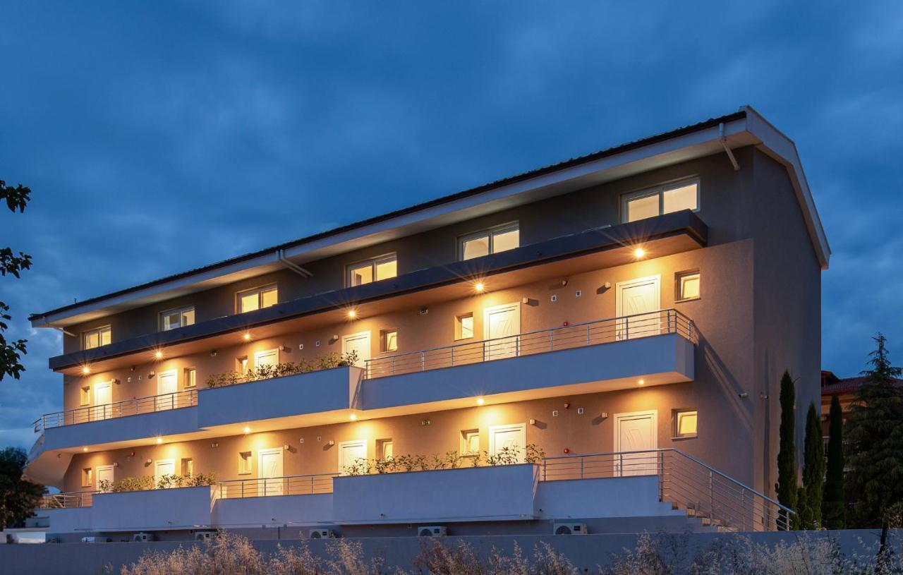 Sithonia Suites Luxury 2 Beds Studio, Semi-Ground Floor Nikiti  Exterior photo